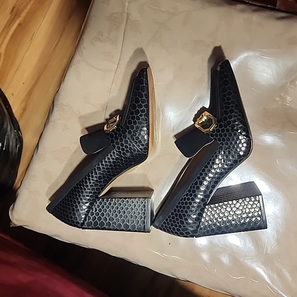 Louise etcie heels size 8.5 used but run smaller - Picture 6 of 10